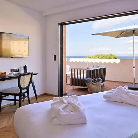 Hotel & Rocabella