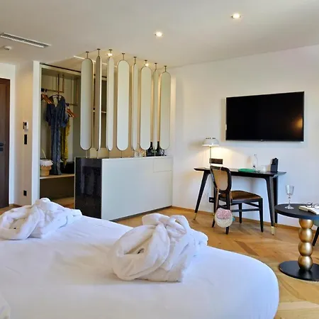 & Rocabella Hotel