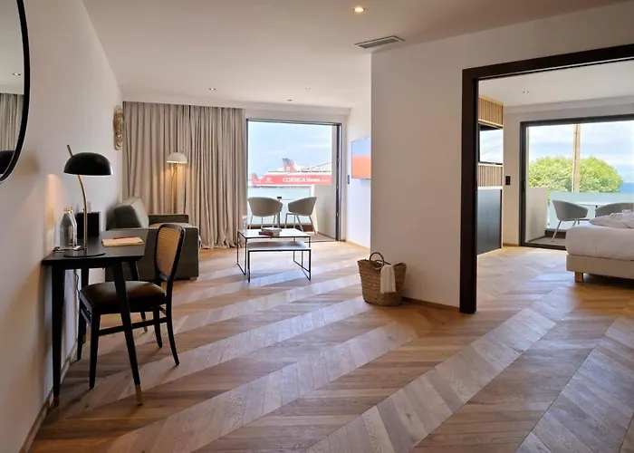 Hôtel&spa Rocabella LʼÎle-Rousse