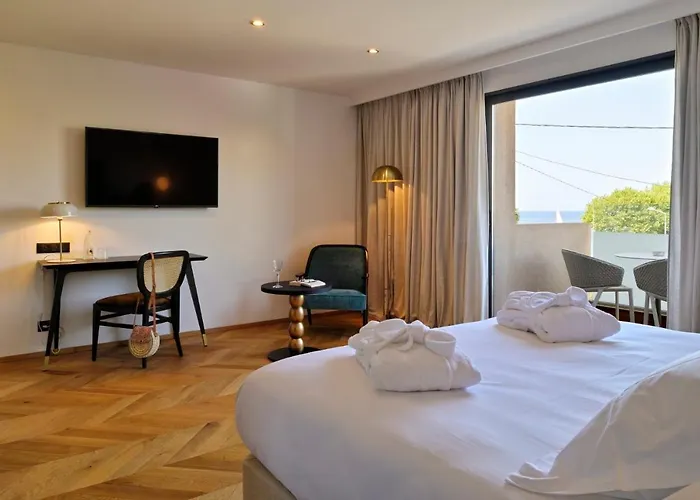 Hotel Hôtel&spa Rocabella LʼÎle-Rousse