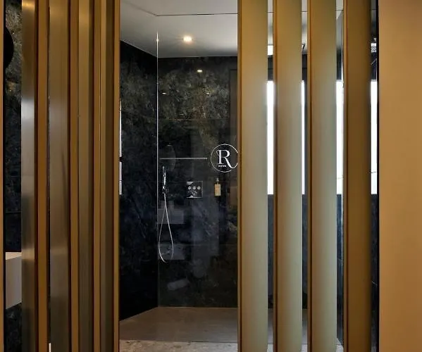 Hotel Hôtel&spa Rocabella LʼÎle-Rousse