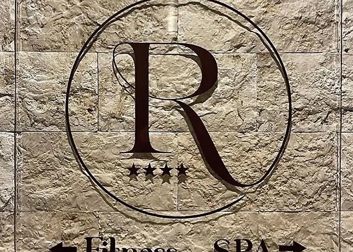 Hôtel&spa Rocabella LʼÎle-Rousse