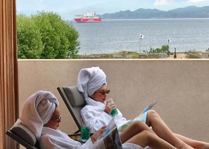 Hôtel&spa Rocabella LʼÎle-Rousse