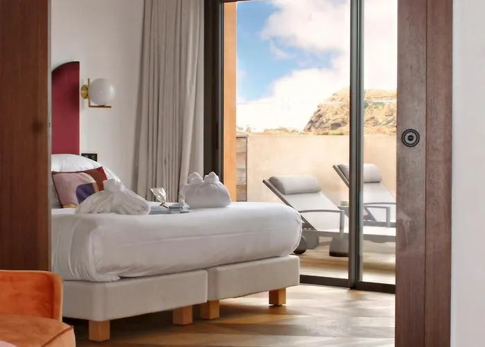 Hôtel&spa Rocabella 4* LʼÎle-Rousse