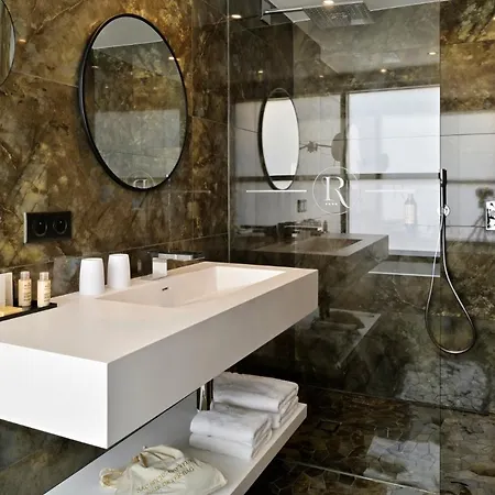 & Rocabella Hotel LʼÎle-Rousse