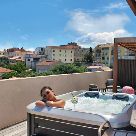 Hotel Hôtel&spa Rocabella LʼÎle-Rousse