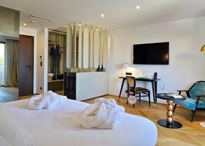 & Rocabella Hotell